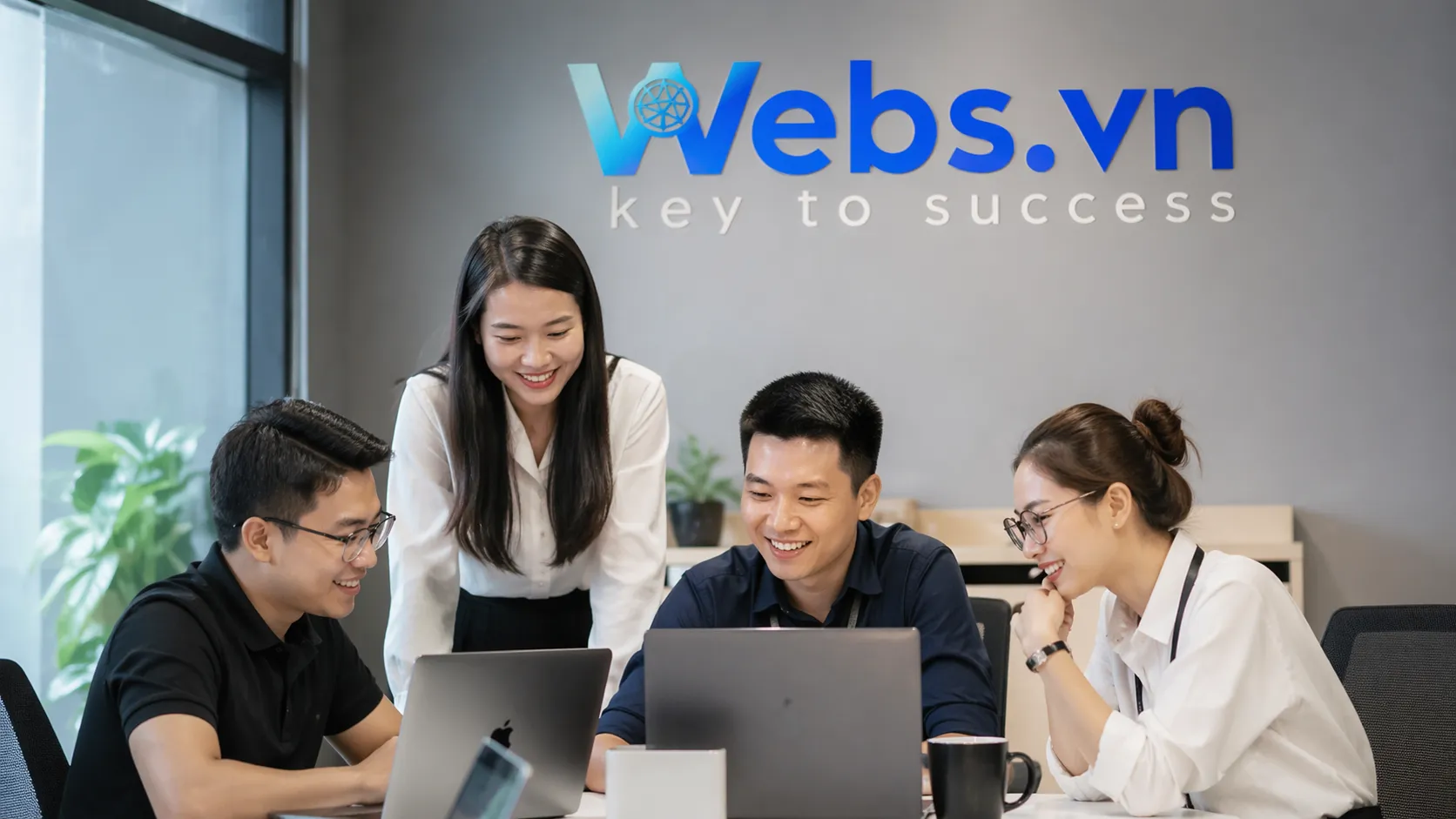 Đội ngũ cùng trao đổi và xây dựng phương án hợp tác